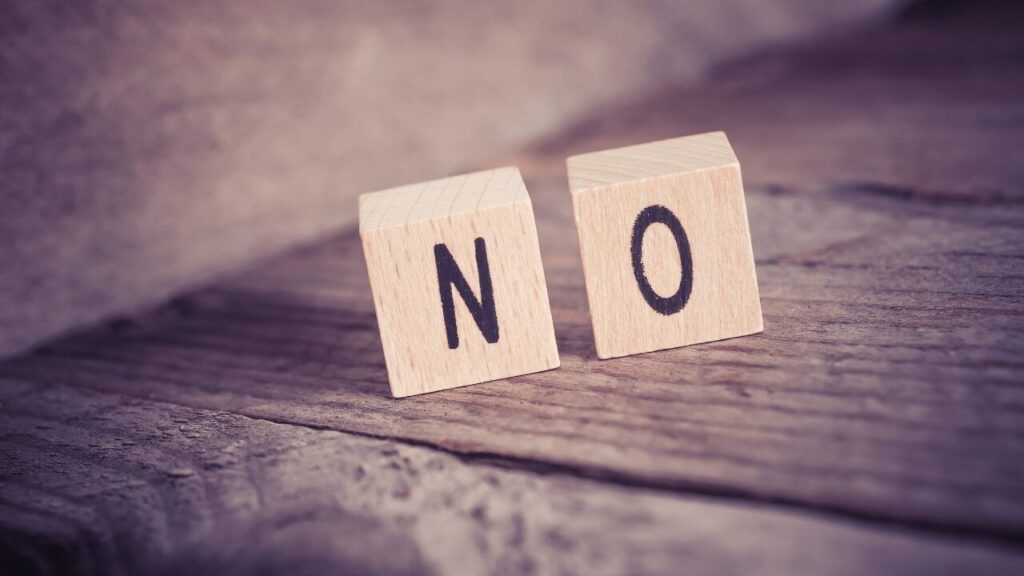 noと書かれたブロック