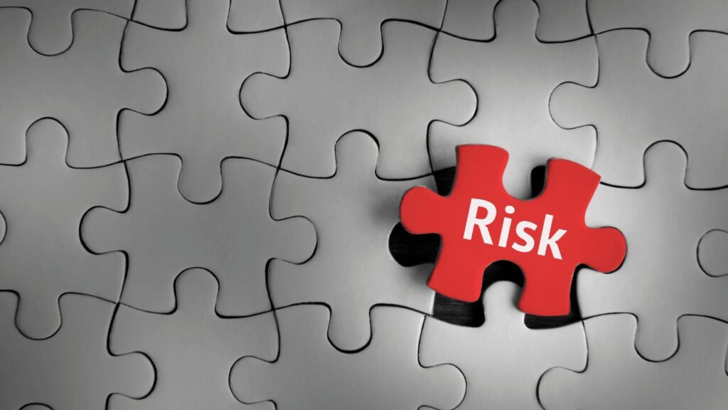 riskと書かれたパズルピース