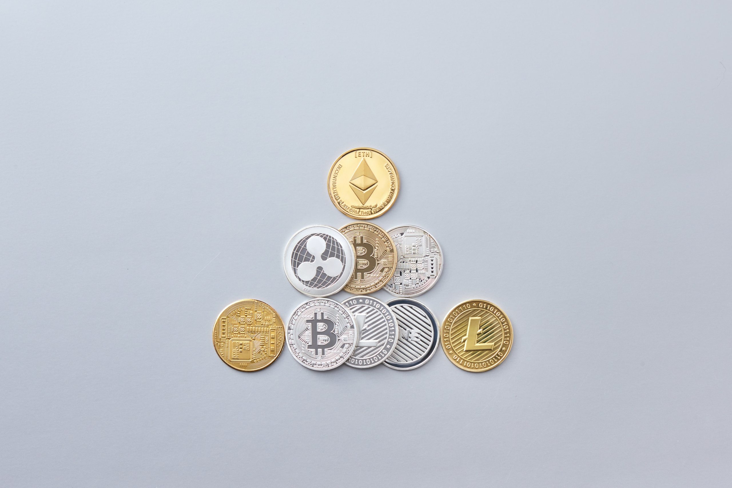様々な種類のコイン